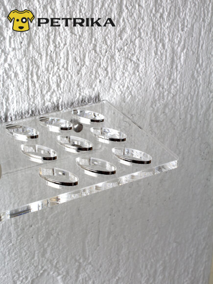 Настенная полка органайзер PETRIKA с контейнером для аксессуаров, держателем на 9 ножниц и фиксатором для фена.